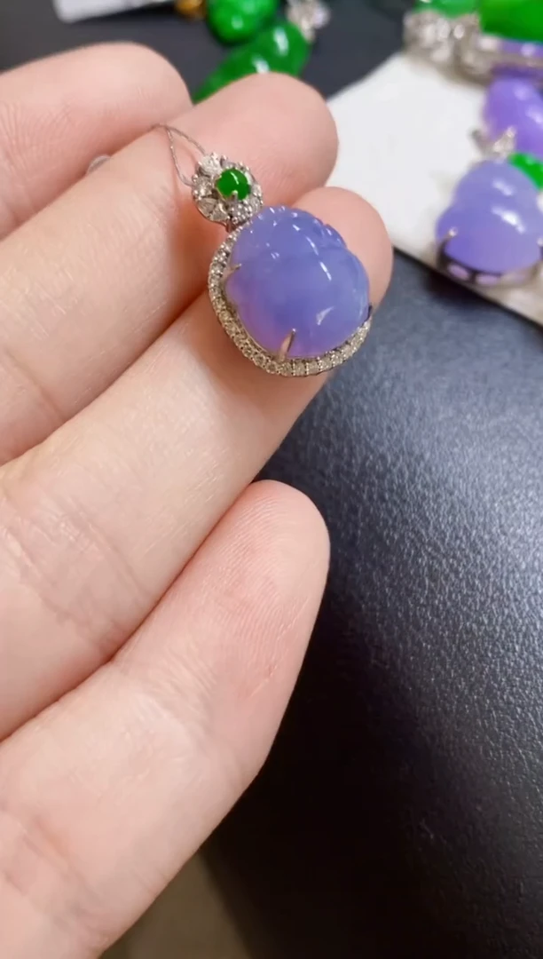 颈饰未镶嵌翡翠貔貅