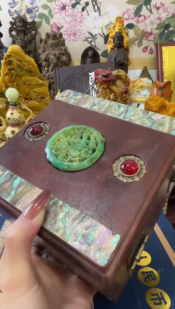 彩贝藏寳木盒老板娘主播推荐推荐