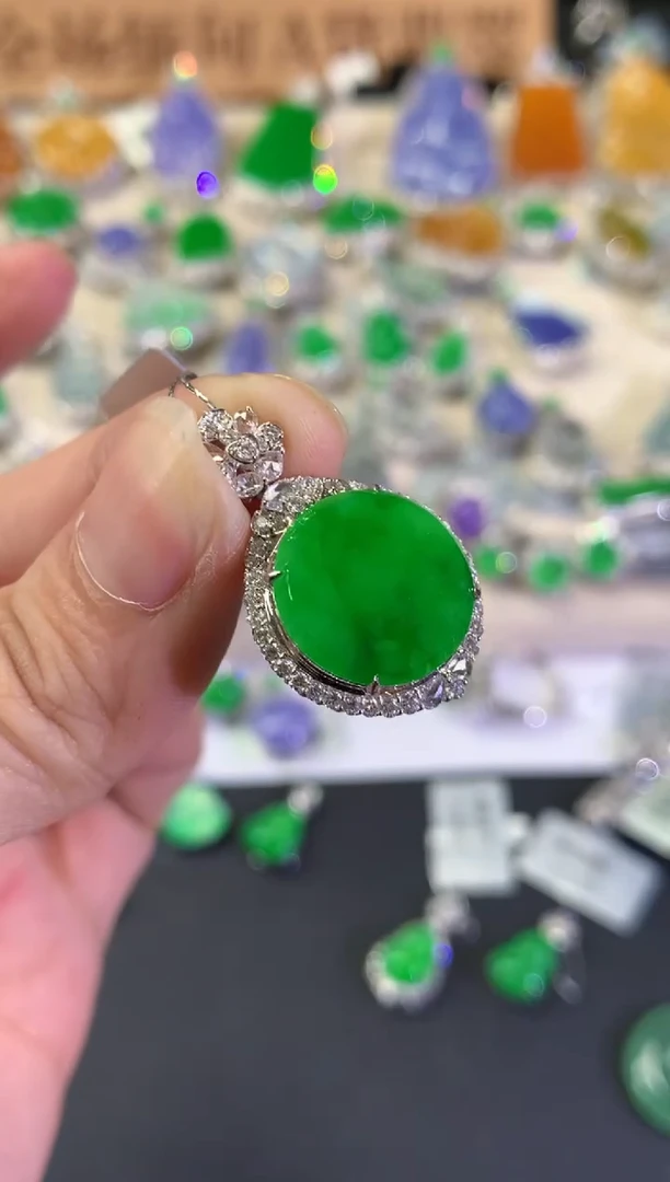 吊坠(不含链)18K金镶嵌翡翠C252|27800