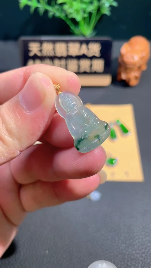 颈饰18K金镶嵌翡翠翡翠