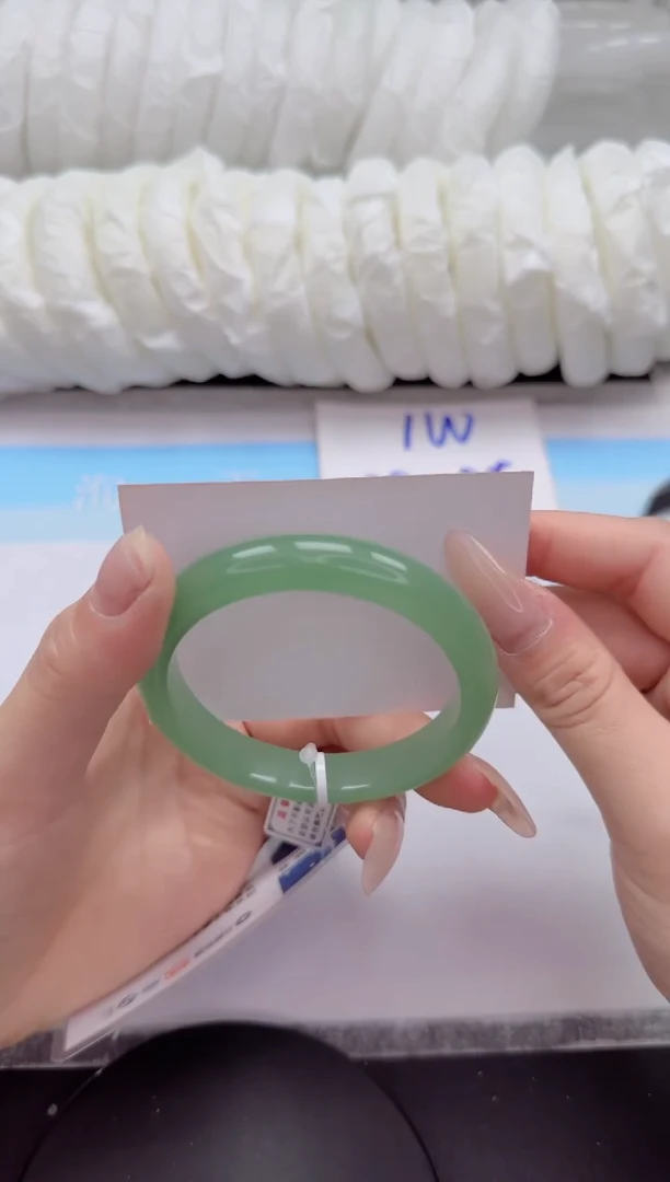 石英质玉手镯未镶嵌181-56.3