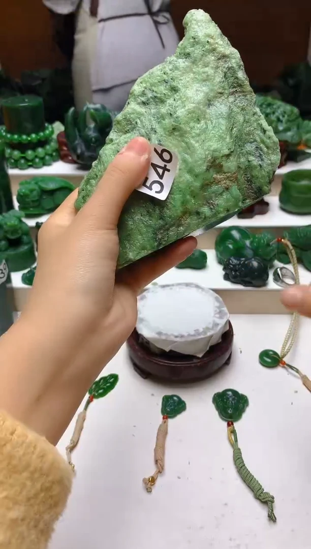 未镶嵌和田玉（碧玉）珠宝半成品1