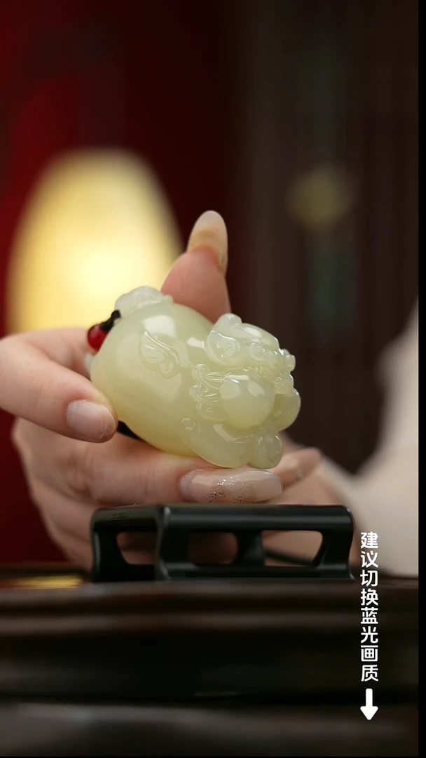 玉【招财貔貅】天然玉石手把件