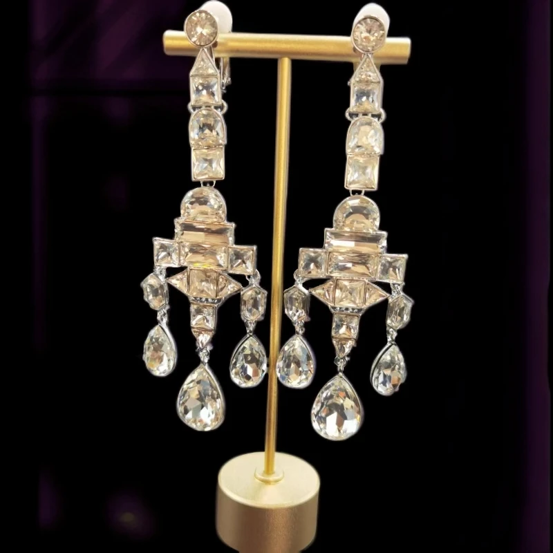 铜合金亚克力耳饰 【伊琳饰品】白钻钻扫肩耳饰