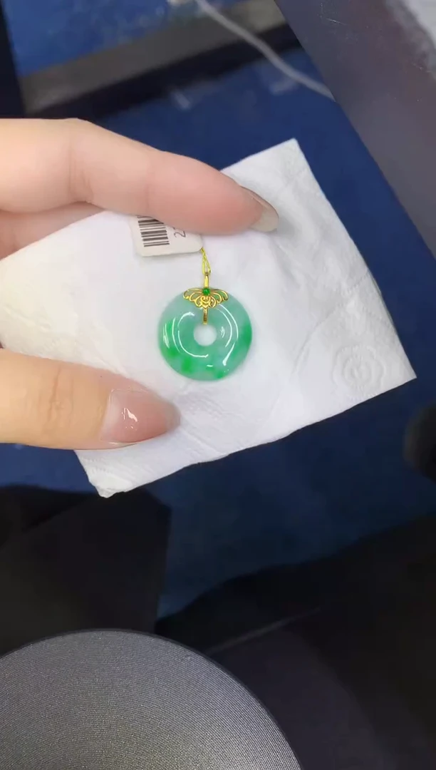 颈饰18K金镶嵌翡翠缅甸天然翡翠A货