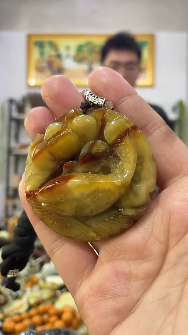 未镶嵌蛇纹石玉吊坠