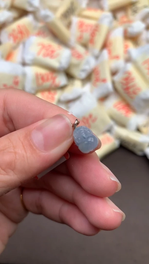 翡翠挂件未镶嵌 —