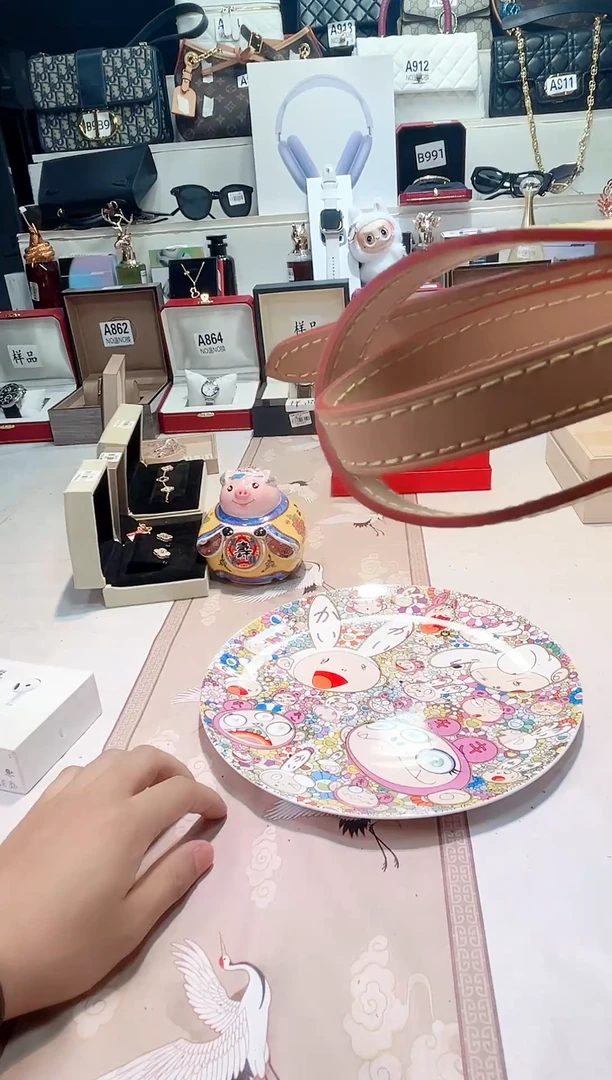 瓷片瓷器 库房到期 全部地板价@@1