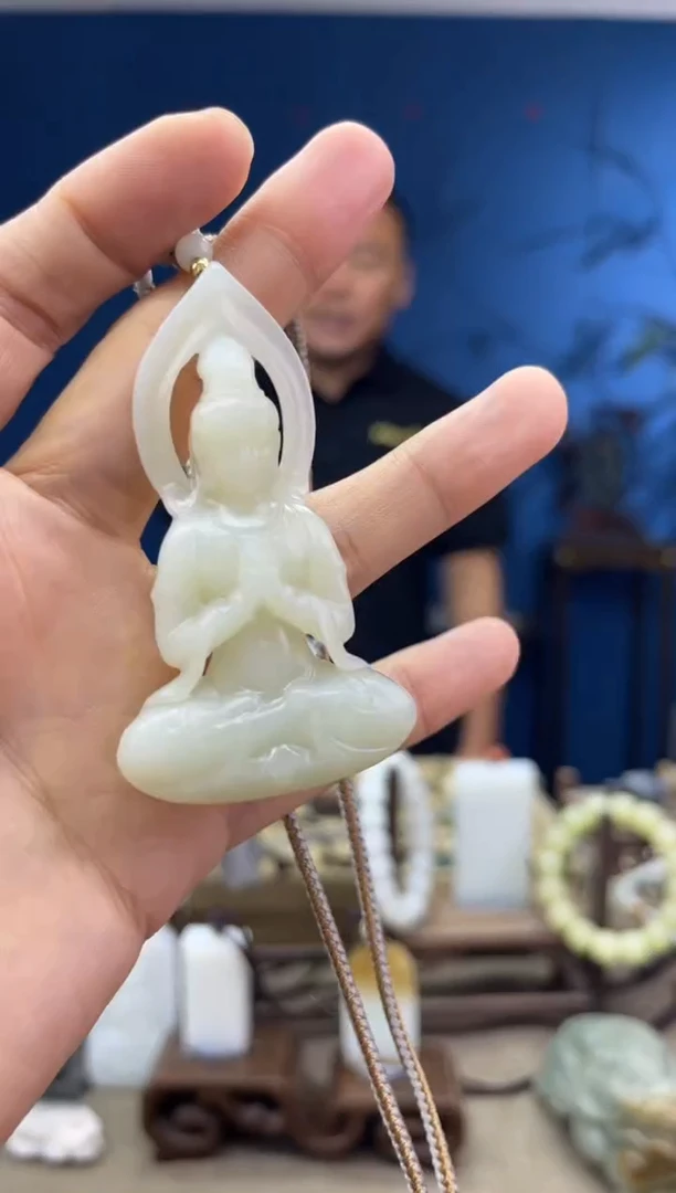 和田玉未镶嵌颈饰1