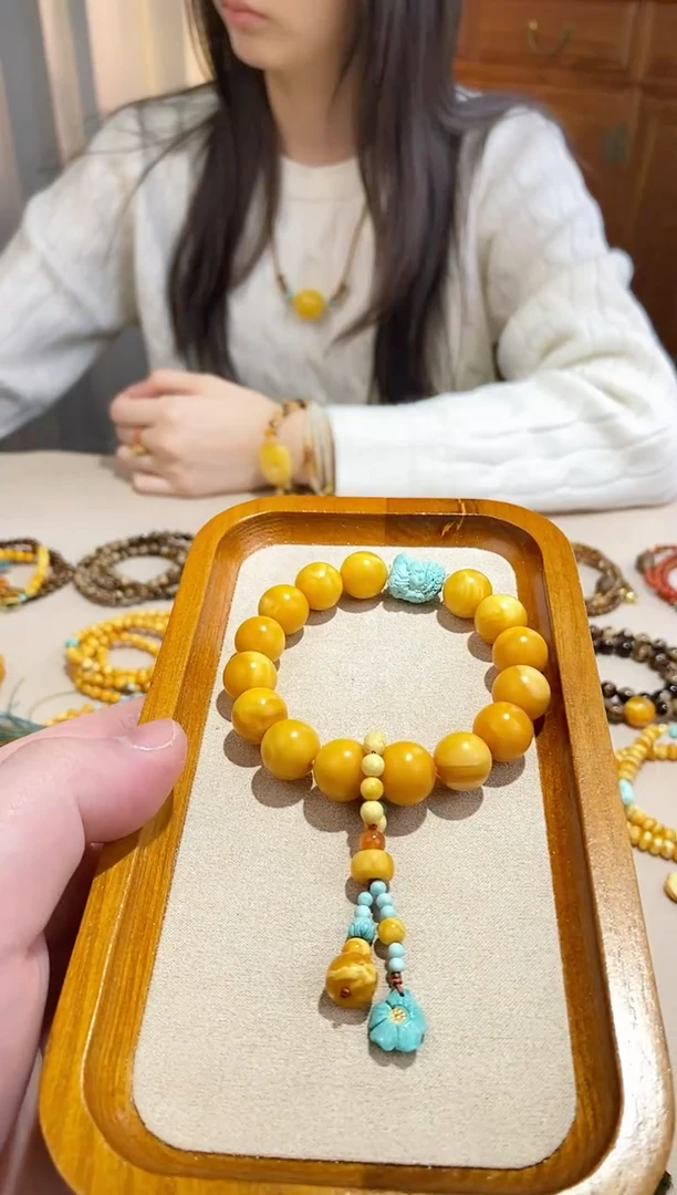 裸石琥珀未镶嵌石膏蜡单圈手串