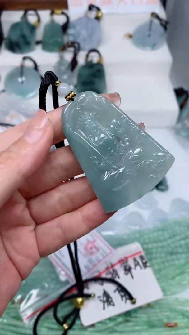 颈饰未镶嵌翡翠吊坠