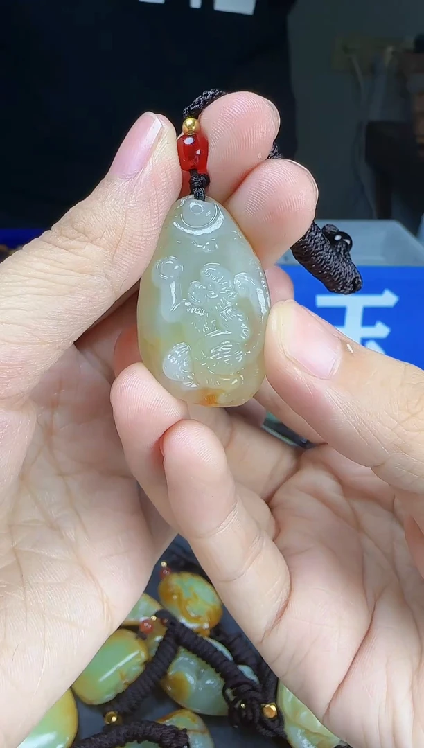 和田玉未镶嵌颈饰1