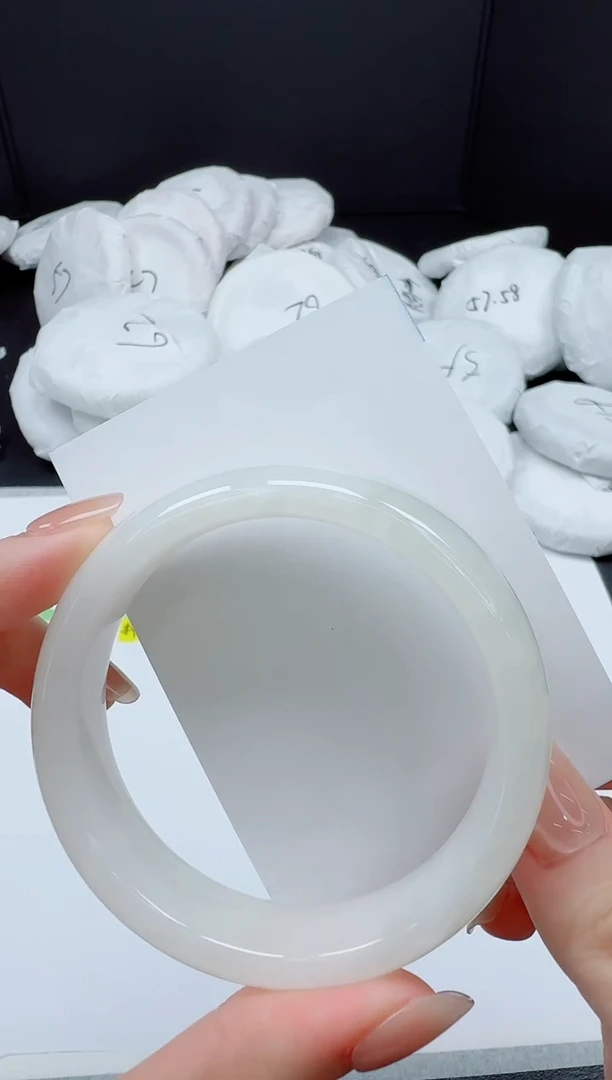 和田玉手镯未镶嵌027-5354