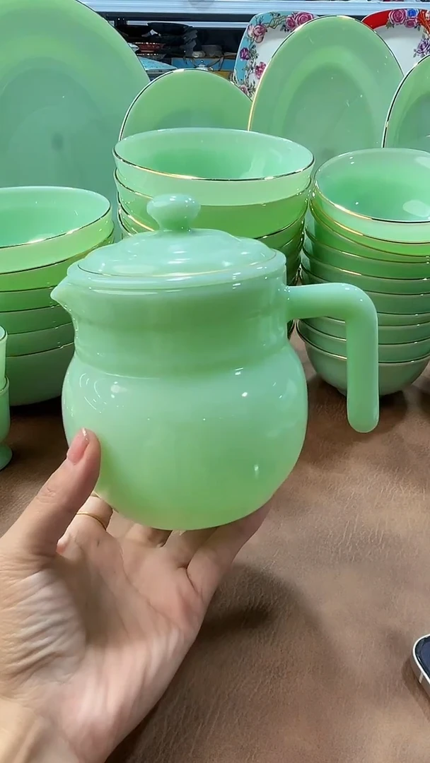 玉瓷酒壶1只餐具