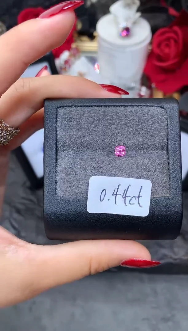 定制尖晶石裸石未镶嵌韶枕型 sagyin粉 0.44ct