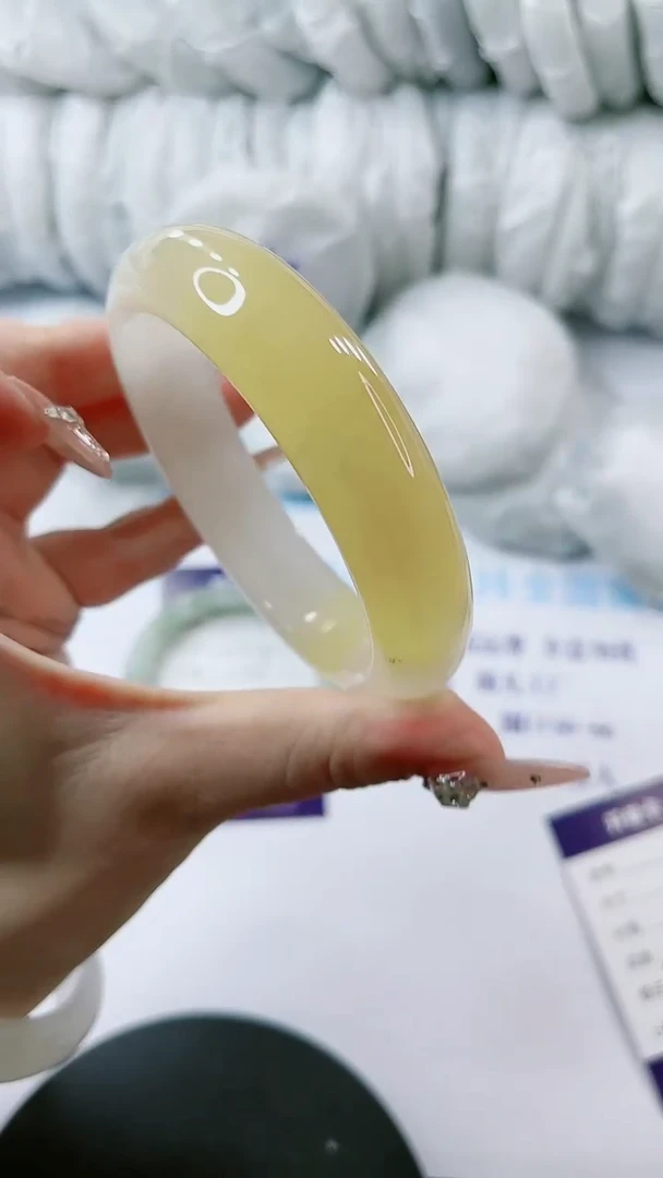 【闪购商品】石英质玉手镯未镶嵌多样性发货V174-62