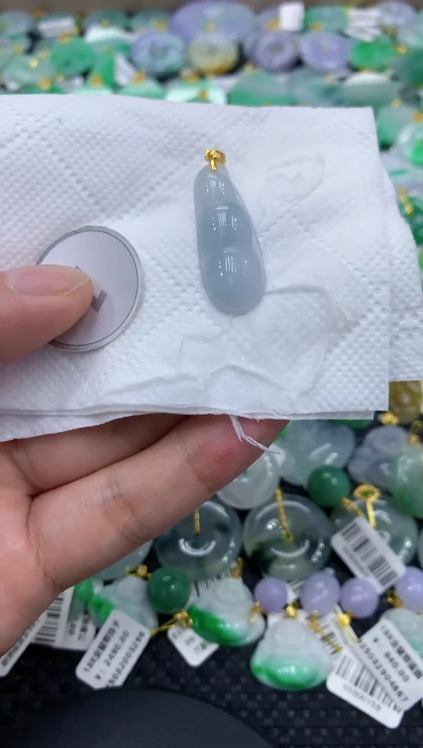 颈饰未镶嵌翡翠天然缅甸翡翠A货