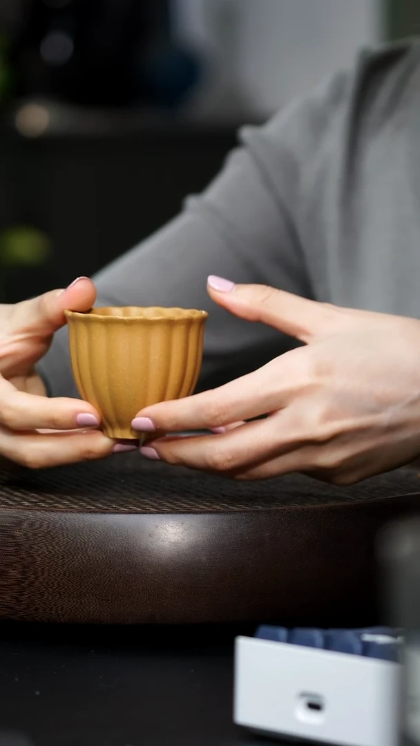 紫砂段泥锦纹铃铛杯