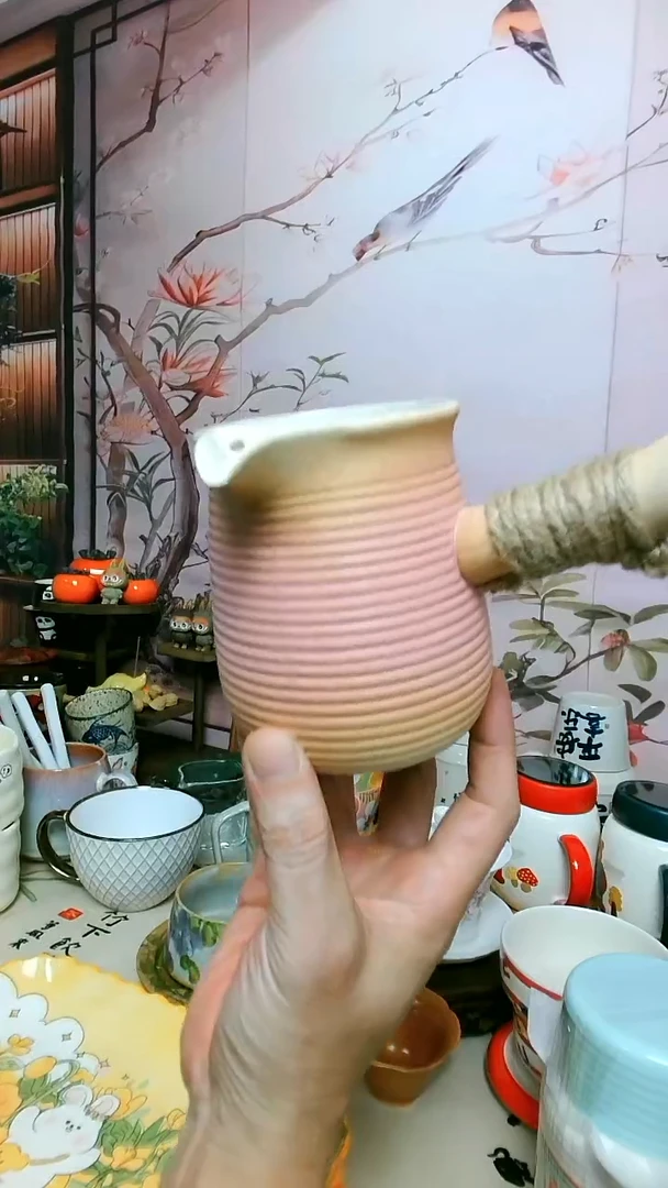 景德镇陶瓷粉色小奶壶
