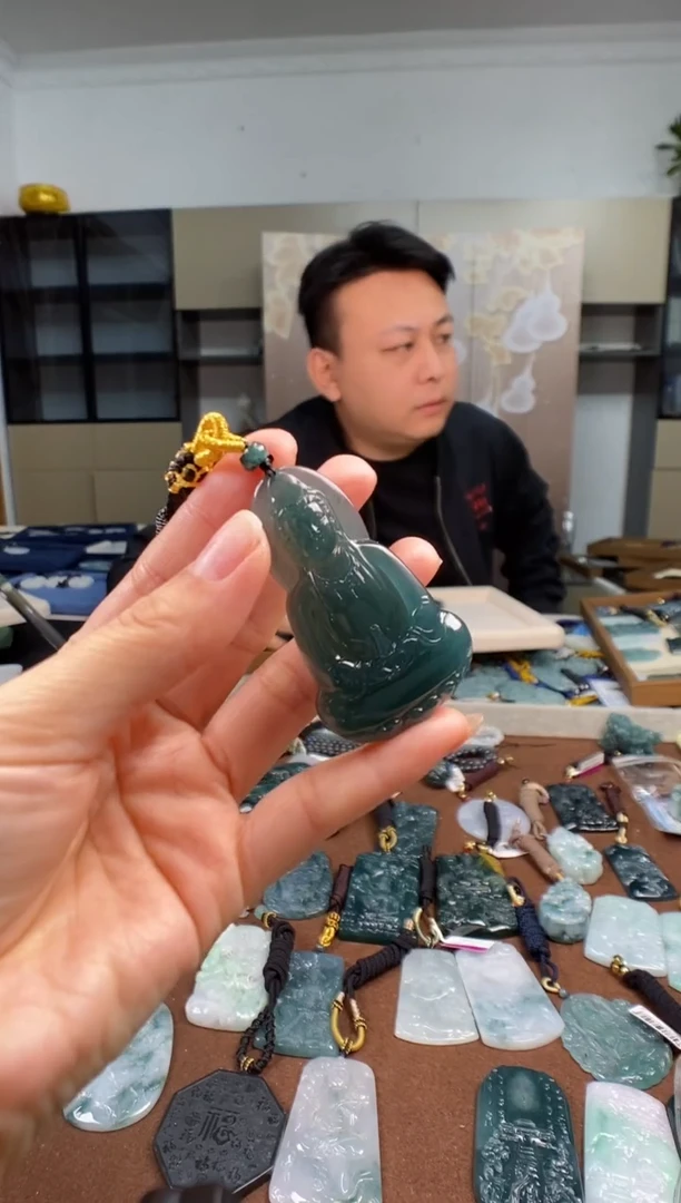 颈饰未镶嵌翡翠多样性发其一