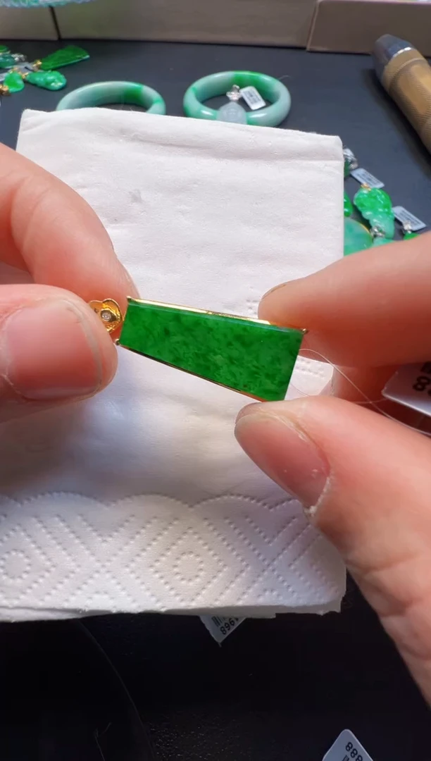 【闪购商品】定制翡翠18K金镶嵌1300元