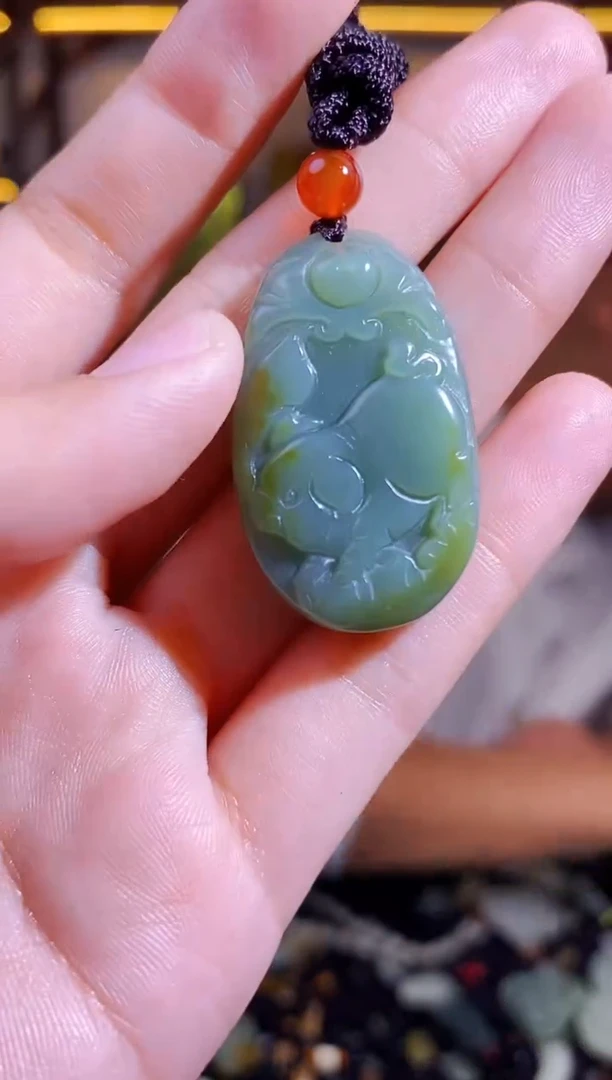 颈饰未镶嵌和田玉1