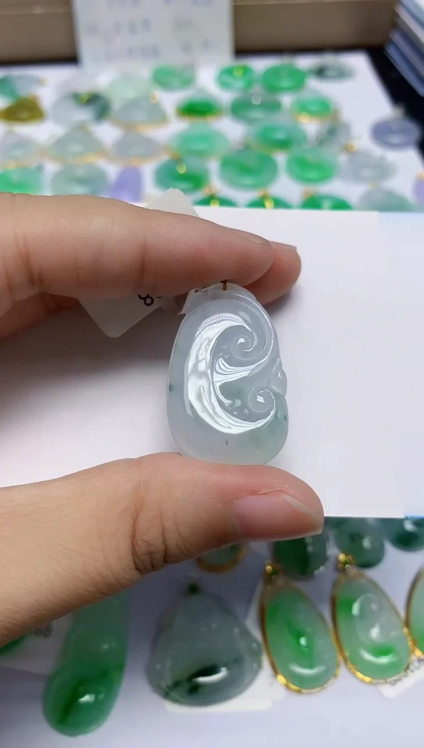 颈饰18K金镶嵌翡翠天然缅甸翡翠A货翡翠百元以上9元证书费自理