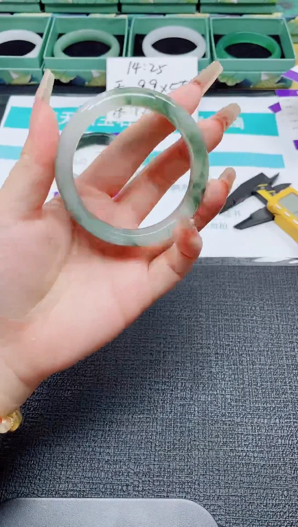未镶嵌手镯石英质玉5-58