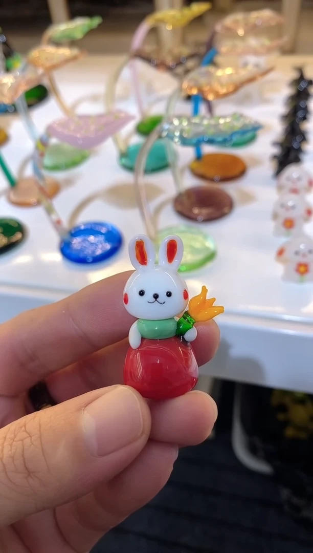 手工艺品琉璃兔子抱花