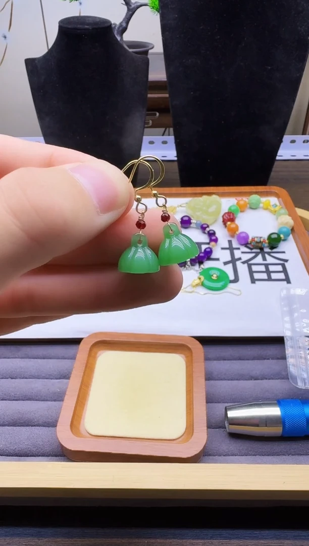 和田玉14K金镶嵌耳饰E59