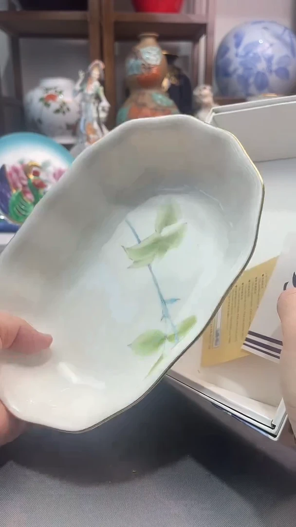 瓷片香兰社大钵一一