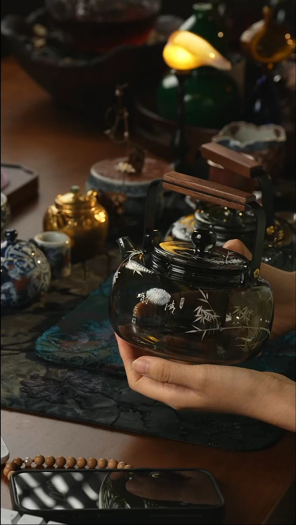 瓷片物肆金银竹提梁壶
