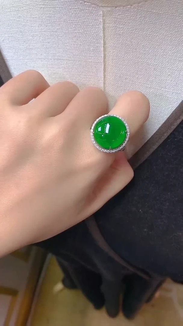 18K金镶嵌戒指翡翠041（多样性发其一）