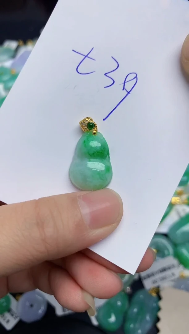 翡翠未镶嵌颈饰11111111