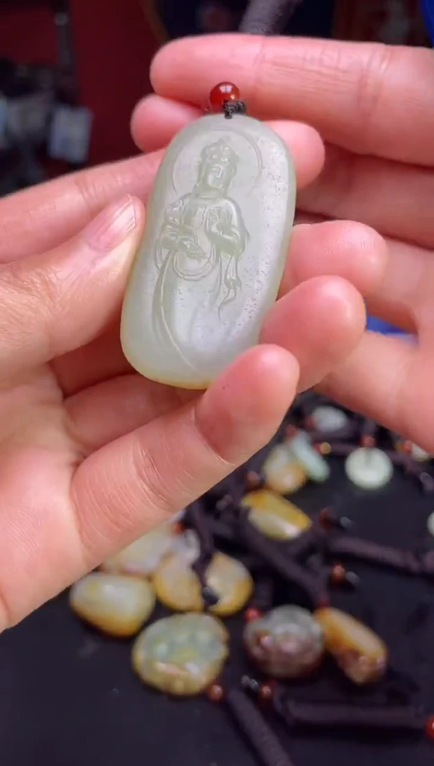 颈饰未镶嵌和田玉1