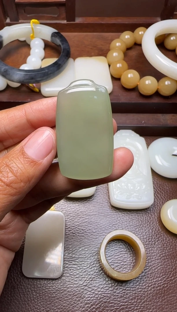 未镶嵌和田玉挂件和田玉挂件