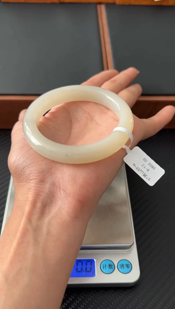 未镶嵌手镯和田玉黑山微色差55+m