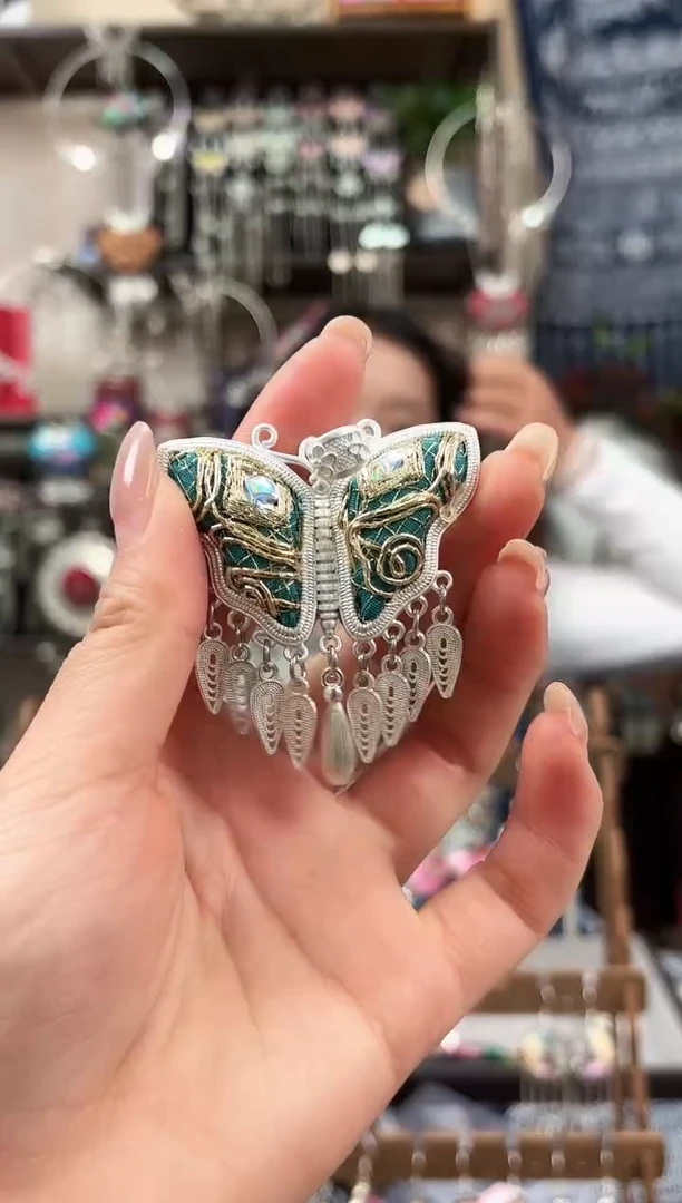 织绣民族风非遗老绣饰品704