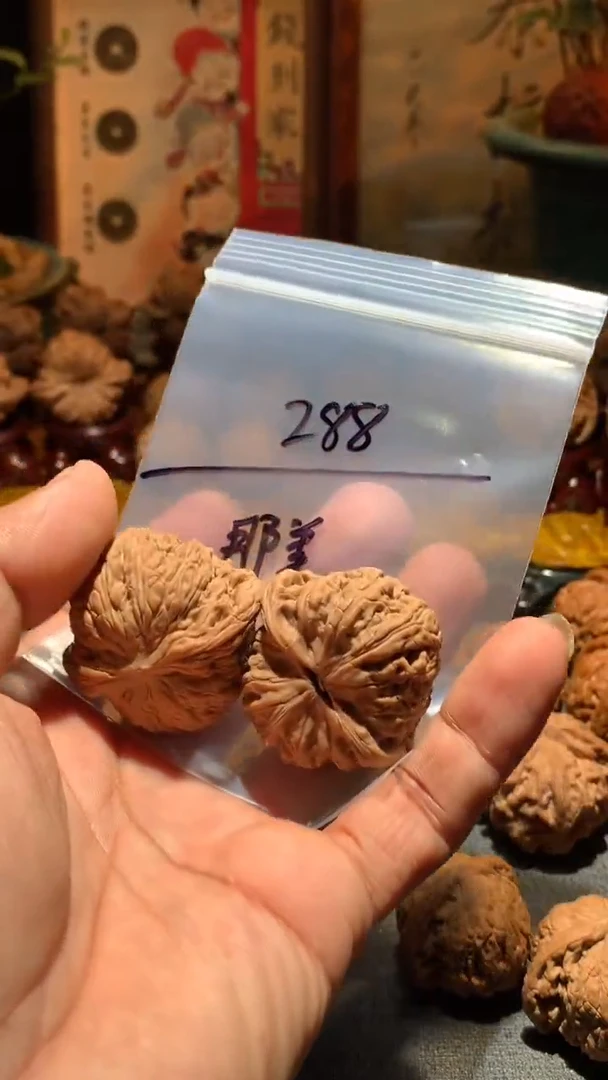 把件桃核那*丰泰文玩  老树密文   40尺寸左右盘玩打底不支持退换