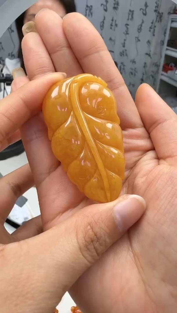 裸石琥珀未镶嵌如图