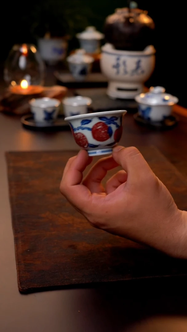 景德镇釉里红荔枝主人杯50cc