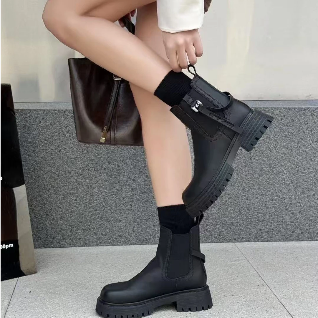 新款潮流百搭女靴1821