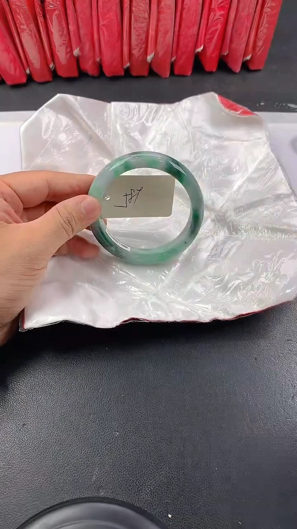 翡翠手镯未镶嵌345