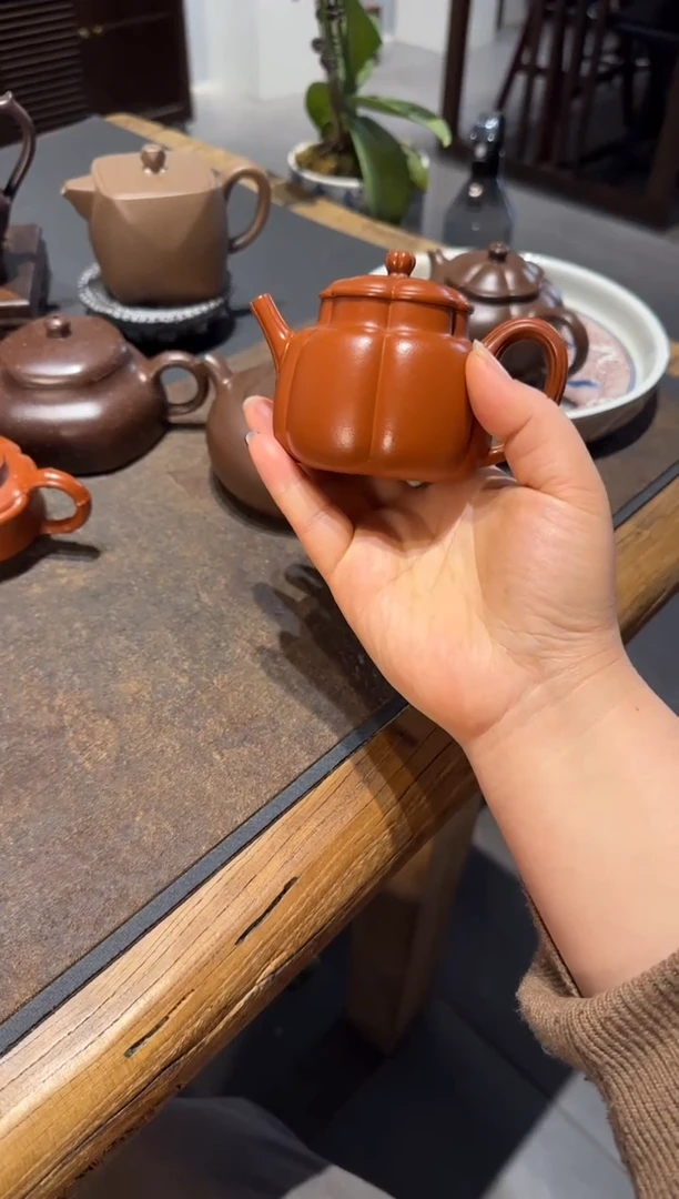 【闪购商品】紫砂茶壶繁花 朱泥