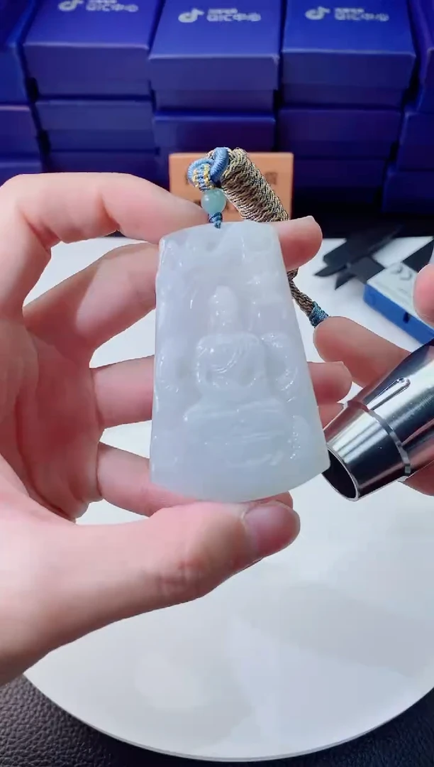 翡翠未镶嵌颈饰