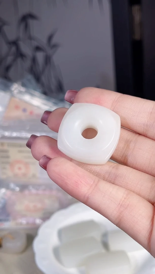 和田玉未镶嵌吊坠(赠链)多样性发货其一孤品默认微瑕