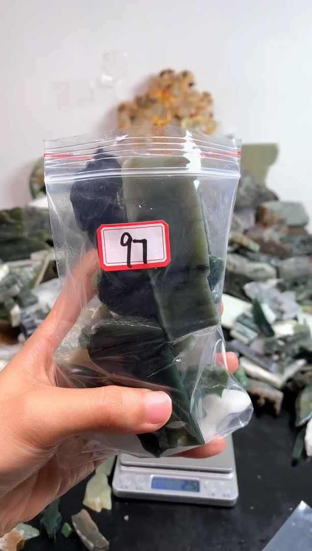 未镶嵌和田玉摆件97