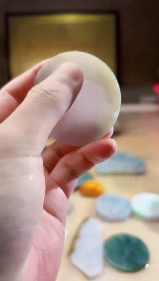 翡翠挂件未镶嵌A货张星6071