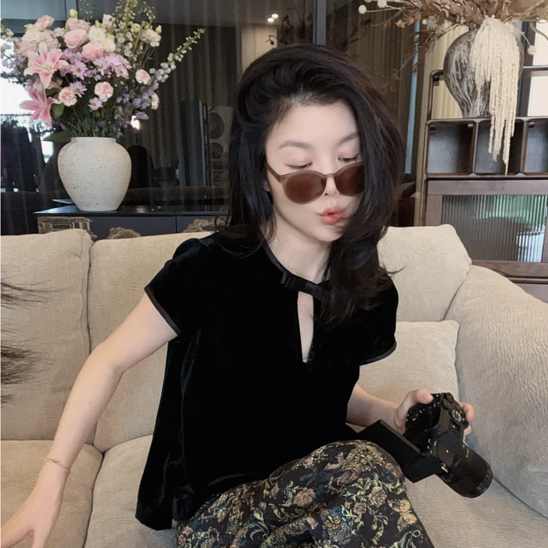 【悦悦专属】夏季设计感领口下摆开叉丝绒短袖Y461