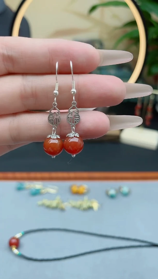 南红玛瑙银S925镶嵌耳饰350